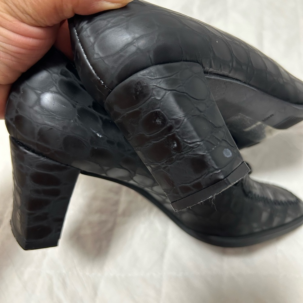 Stuart Weitzman black moccasins heel loafers. 6W70217 size 6B - Picture 6 of 7